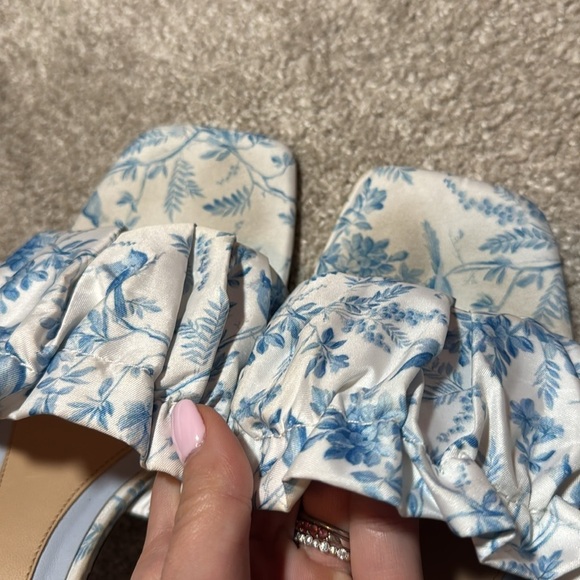 Antonio Melani Born on Fifth Amy Bird Pleated Leather Dress Sandals - Picture 5 of 13